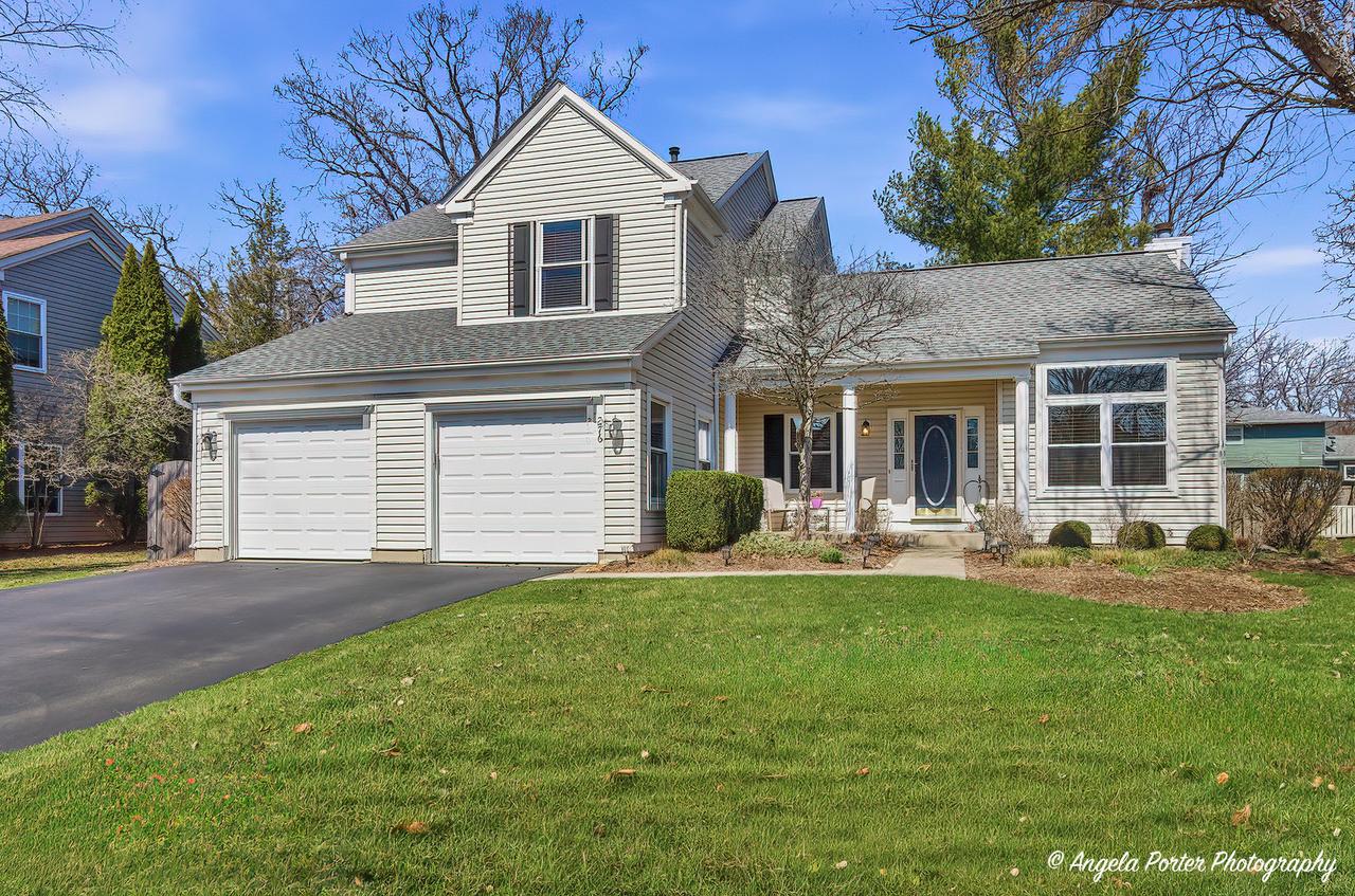 276 Shipland Dr., Crystal Lake, IL 60014