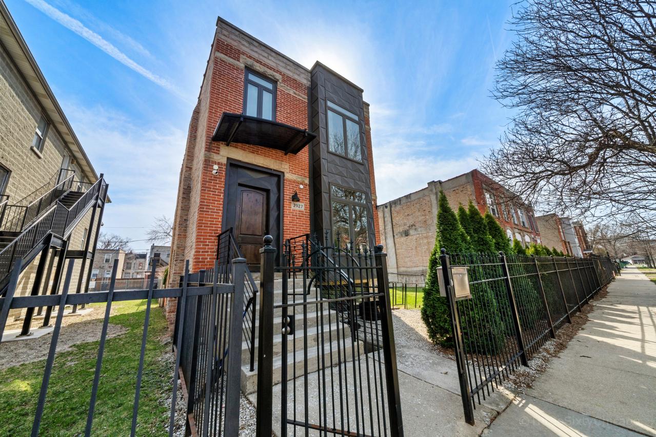 [Address Hidden by Seller], Chicago, IL 60612