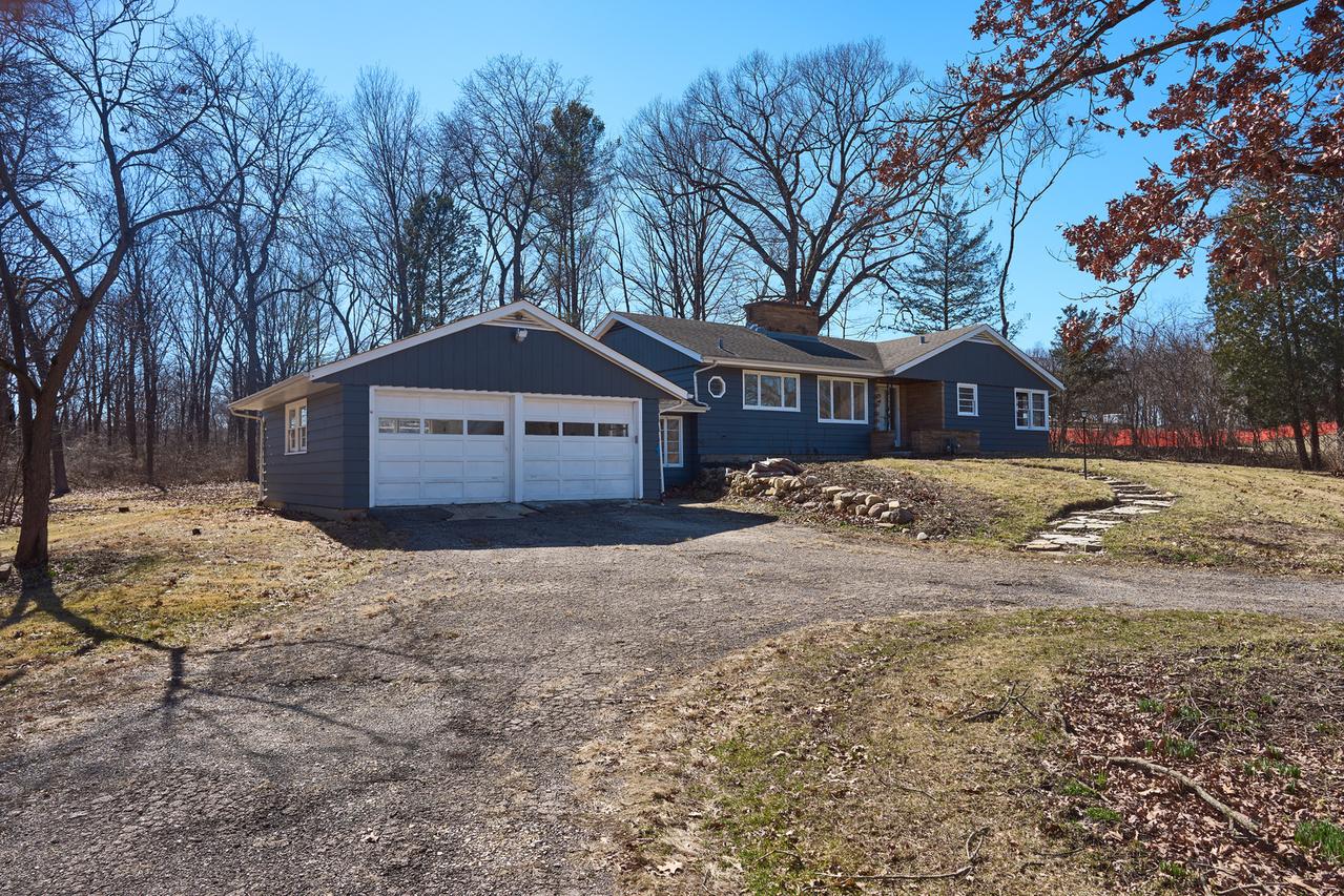 25W621 Indian Hill Woods Dr., Naperville, IL 60563