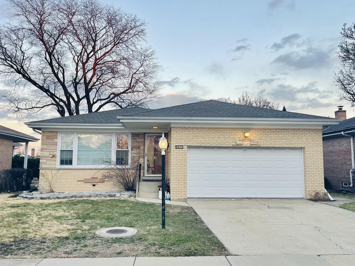 8925 Oriole Ave., Morton Grove, IL 60053