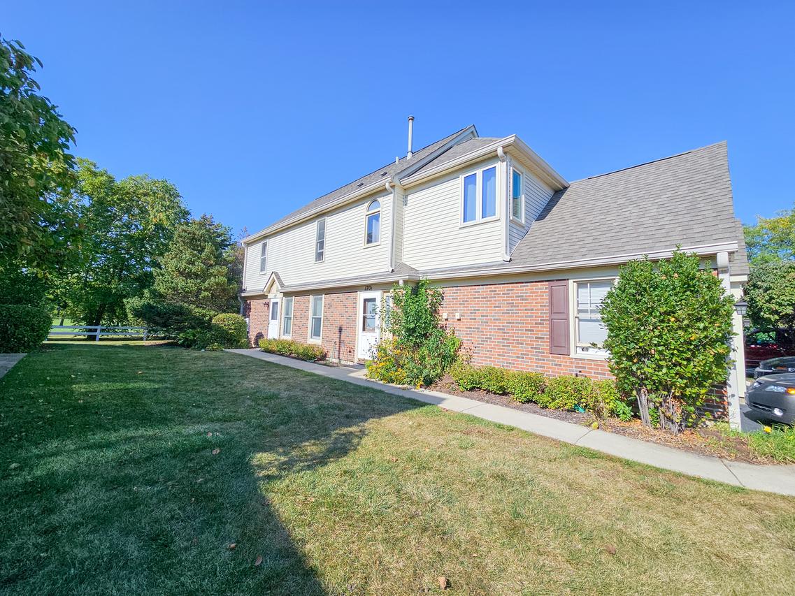 170 Inverness Ct. #1, Elk Grove Village, IL 60007