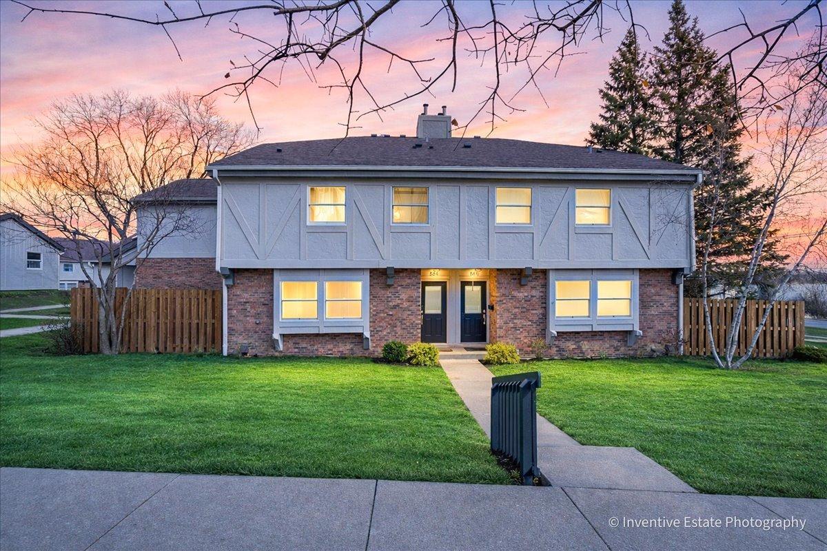 884 E Bristol Dr. #-, Barrington, IL 60010