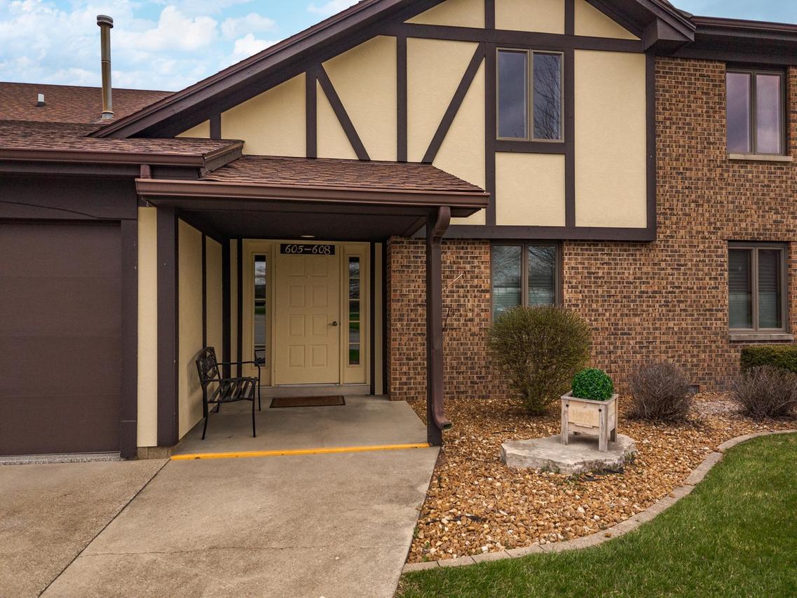 606 Carol Ct. #B-2, Pontiac, IL 61764