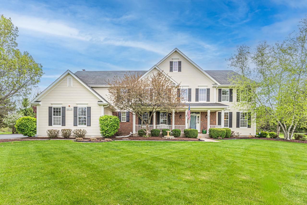 28309 W Savannah Tr., Lake Barrington, IL 60010