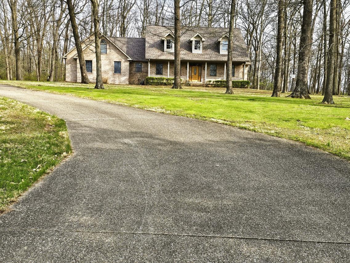 9 Fawn Dr., Fairfield, IL 62837