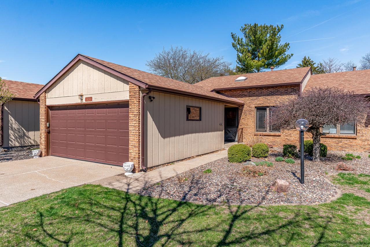4231 26th Ave., Moline, IL 61265