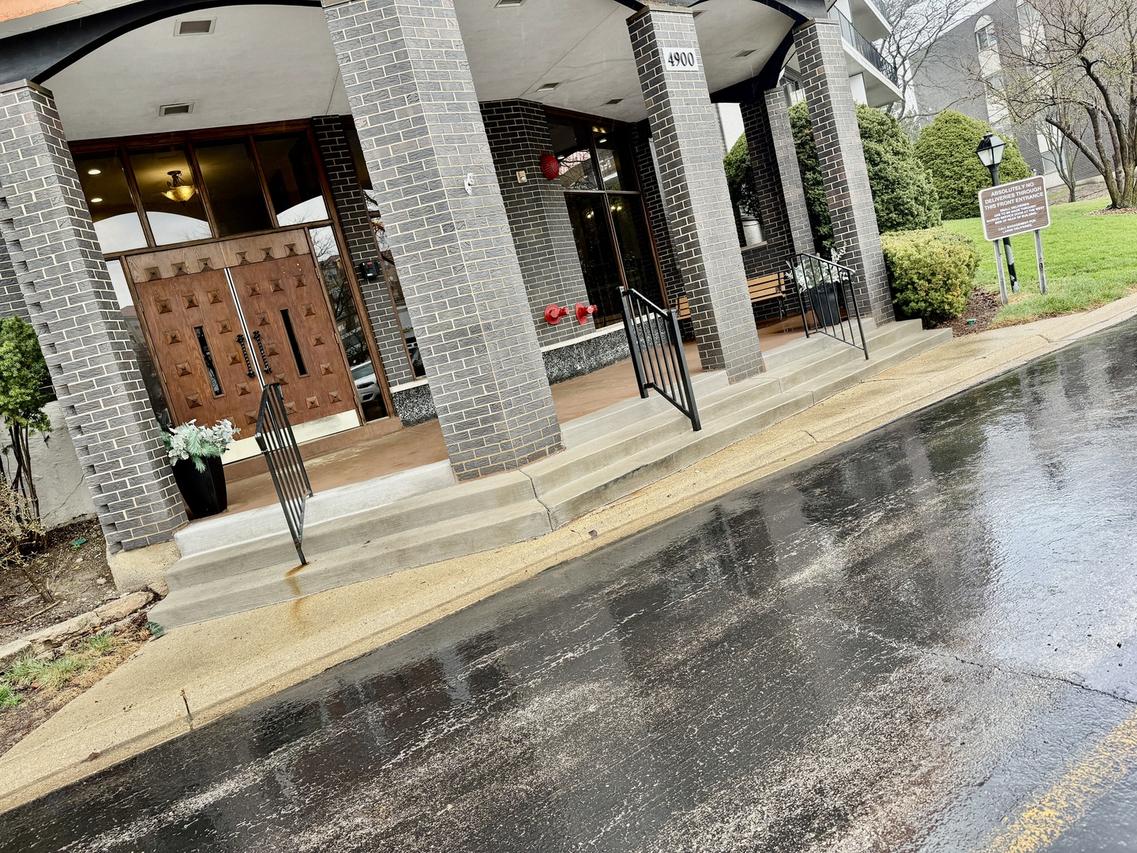 4900 Foster St. #407, Skokie, IL 60077