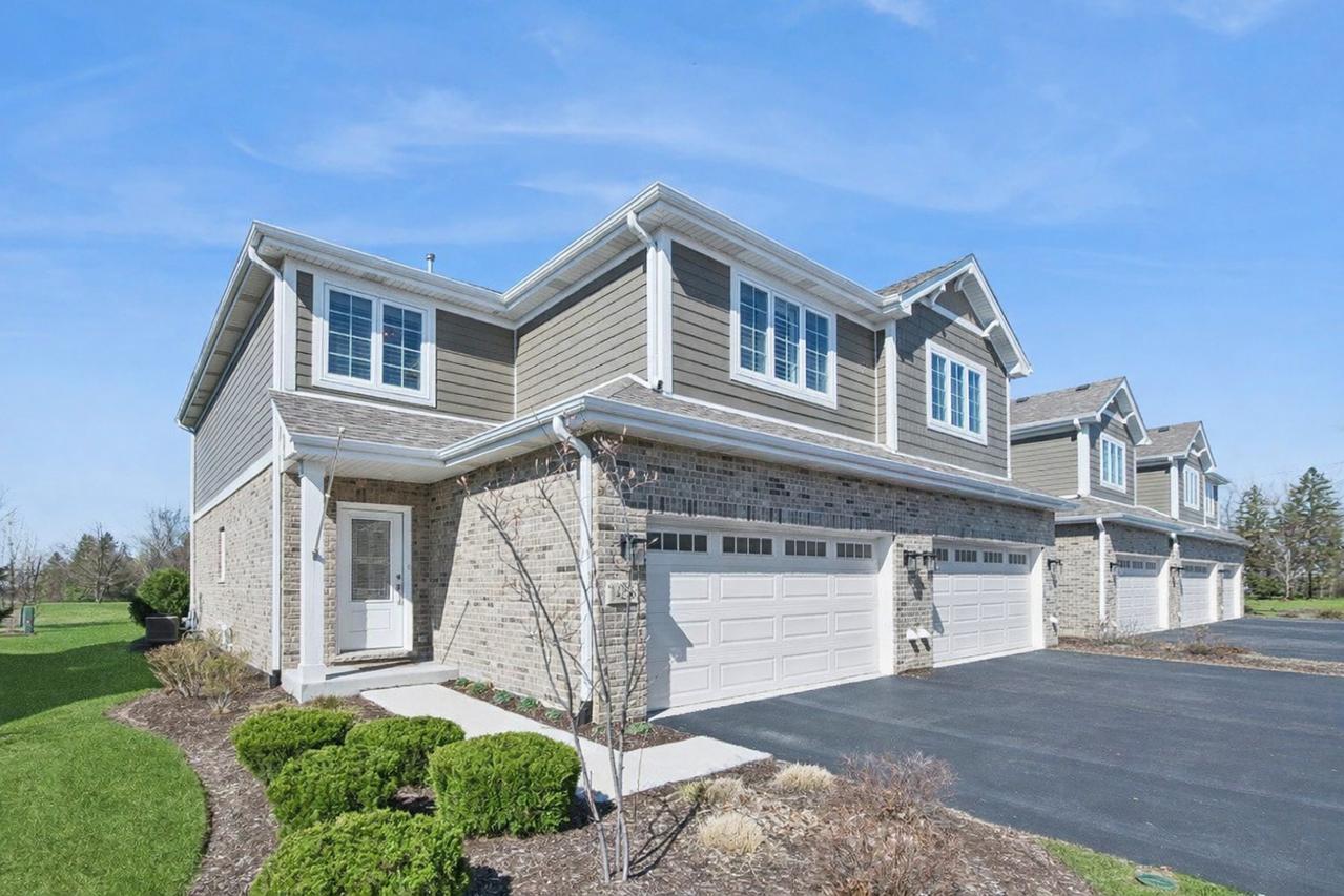 14256 Lacey Dr., Lemont, IL 60439