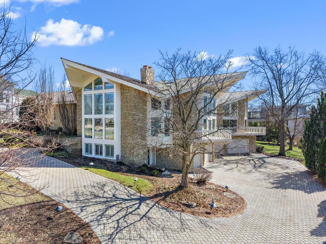 1916 Midwest Club Pkwy., Oak Brook, IL 60523