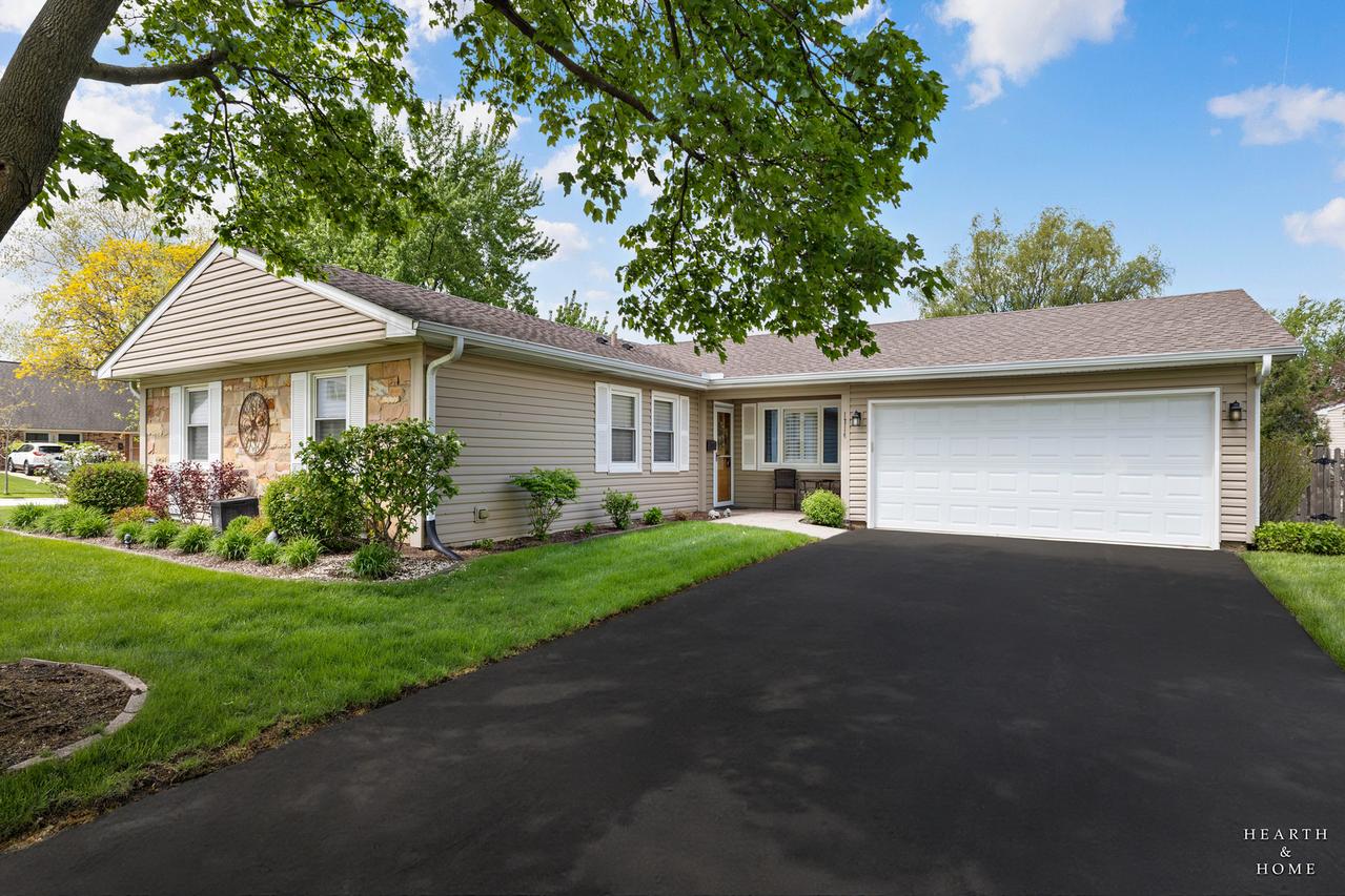 1714 Park Dr., Schaumburg, IL 60194