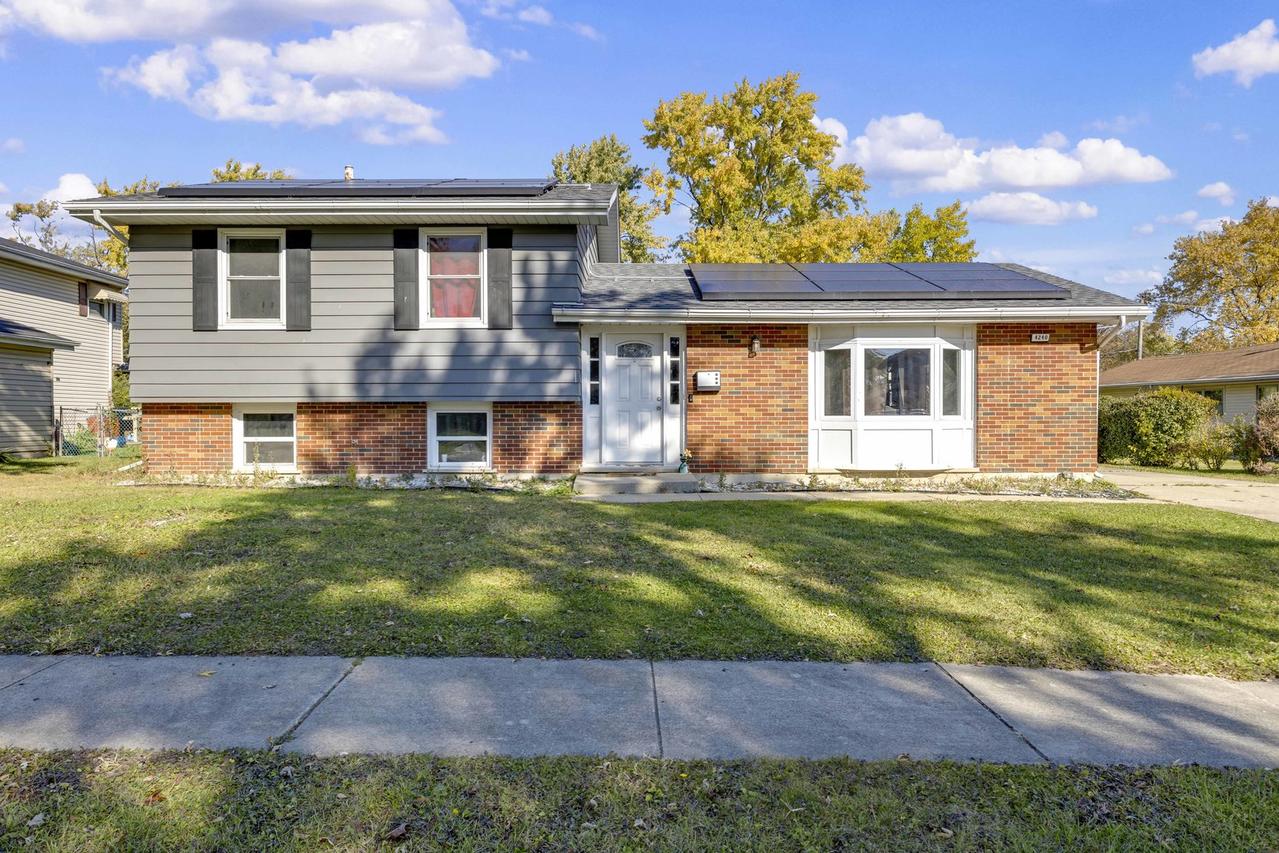 4240 176th St., Country Club Hills, IL 60478