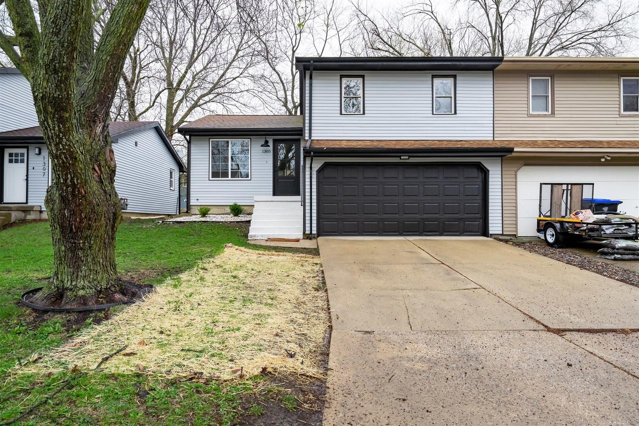 1305 Bancroft Dr., Bloomington, IL 61704