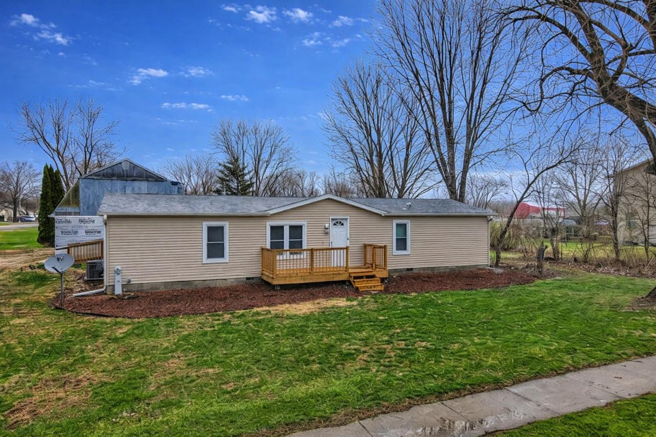 133 South St., Seneca, IL 61360