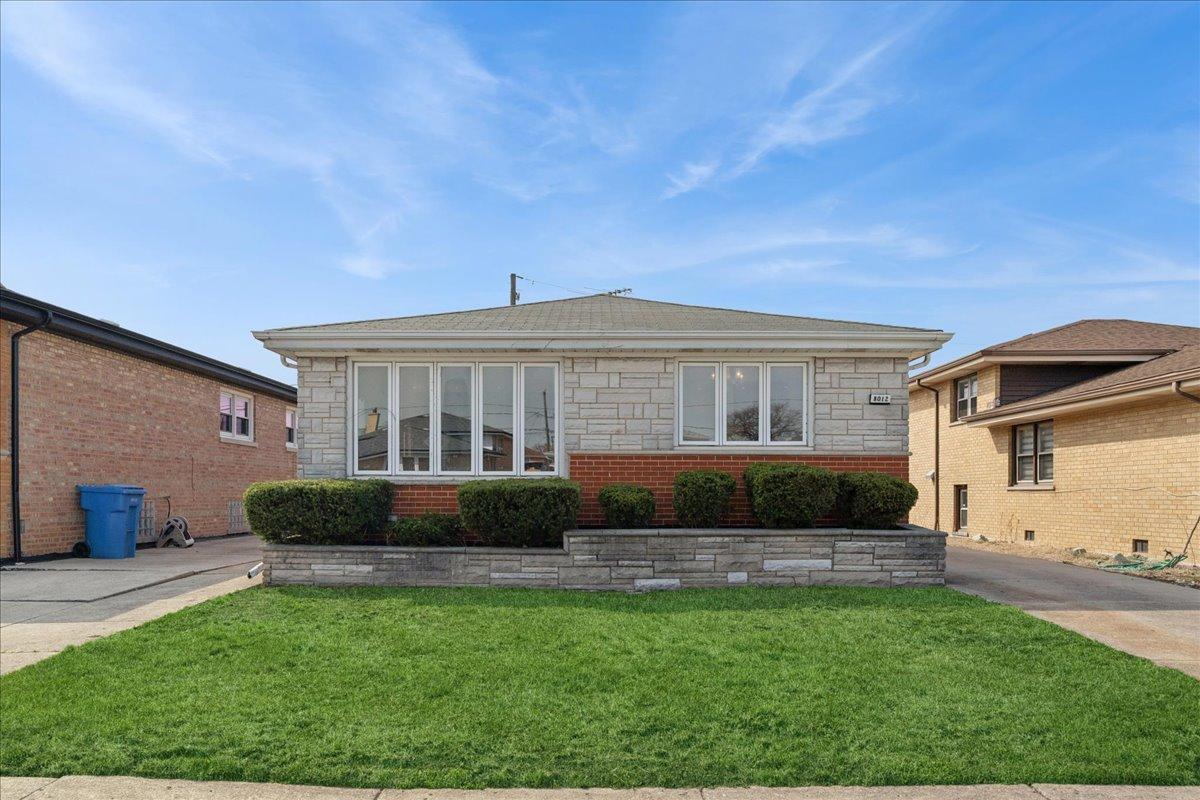 8012 S Kedvale Ave., Chicago, IL 60652