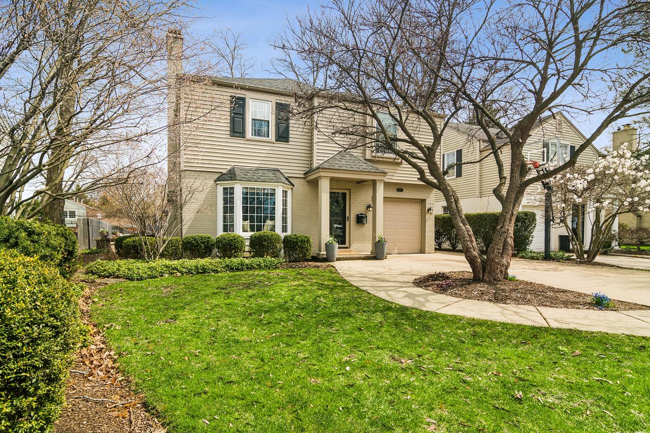 627 S Lincoln Ln., Arlington Heights, IL 60005