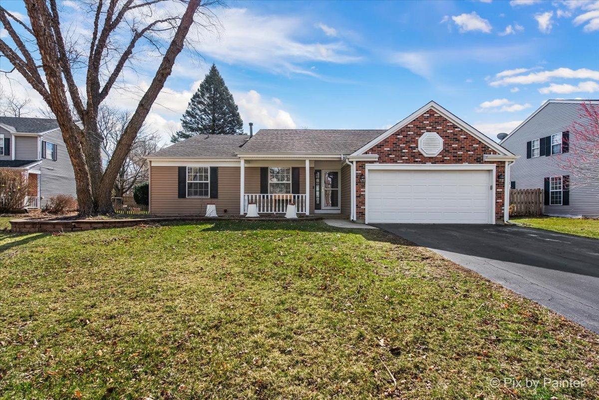 735 Royal Glen Dr., Cary, IL 60013