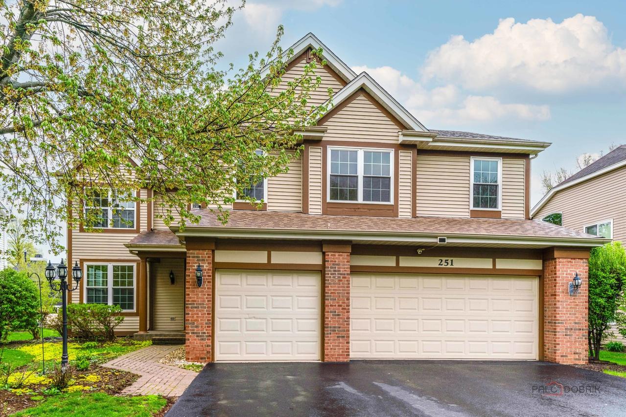 251 Lenox Ln., Mundelein, IL 60060