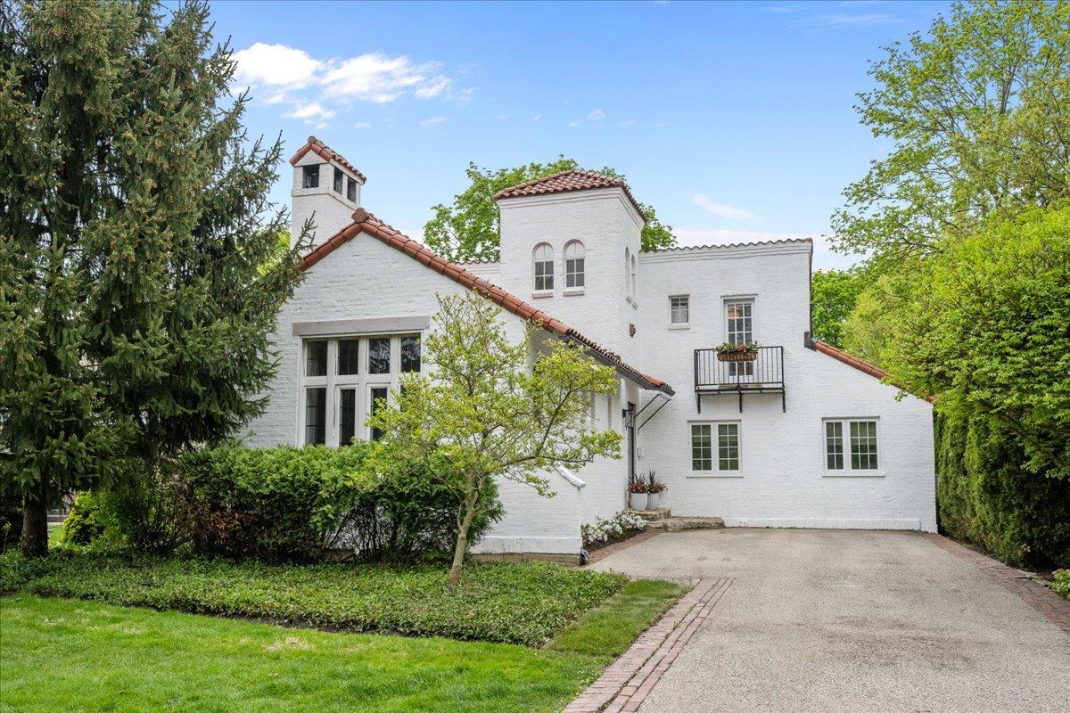 1208 Oak St., Winnetka, IL 60093