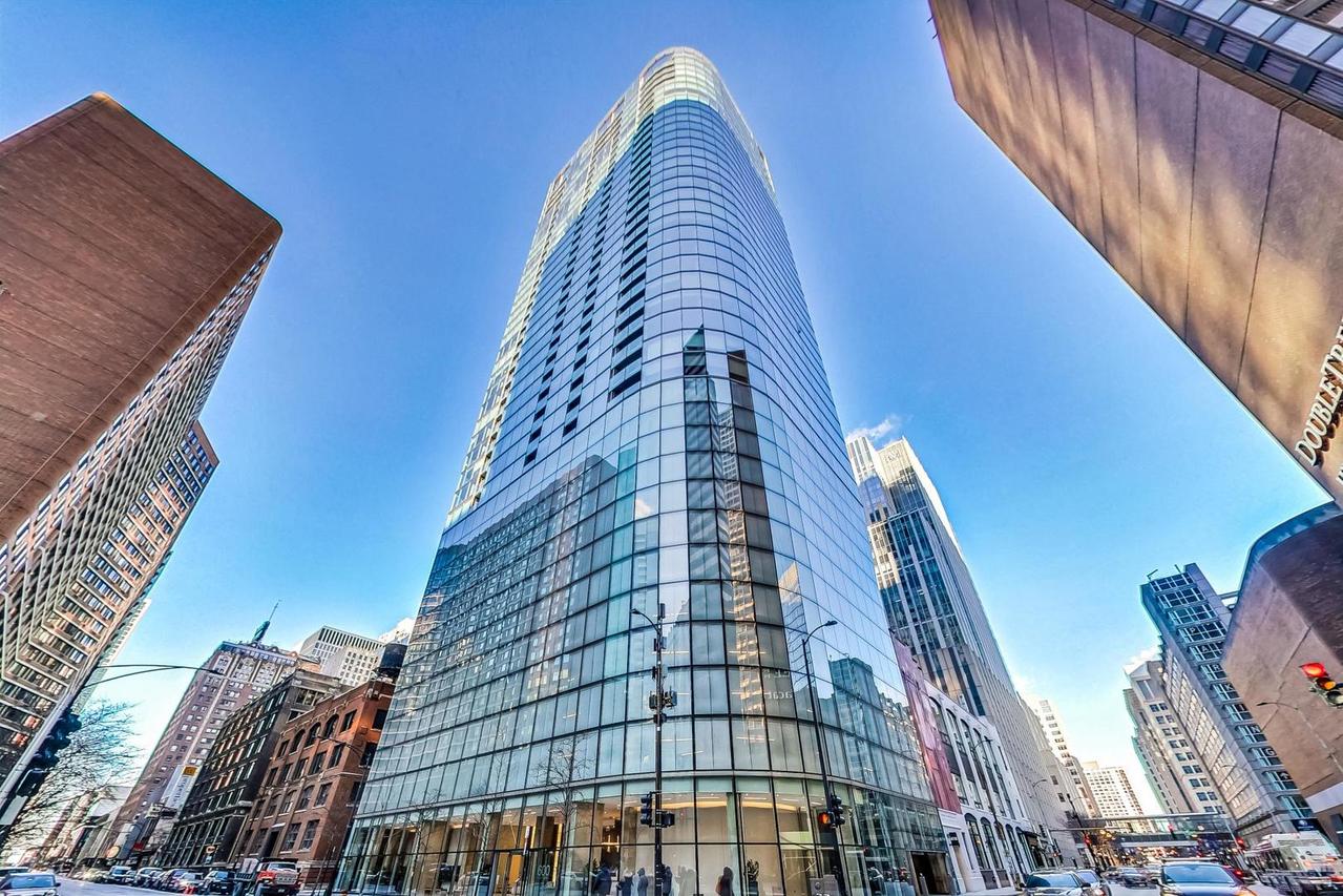 600 N Fairbanks Ct. #2803, Chicago, IL 60611
