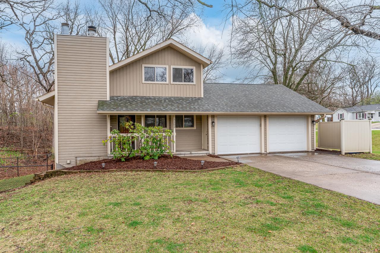 5302 32nd Ave., Moline, IL 61265