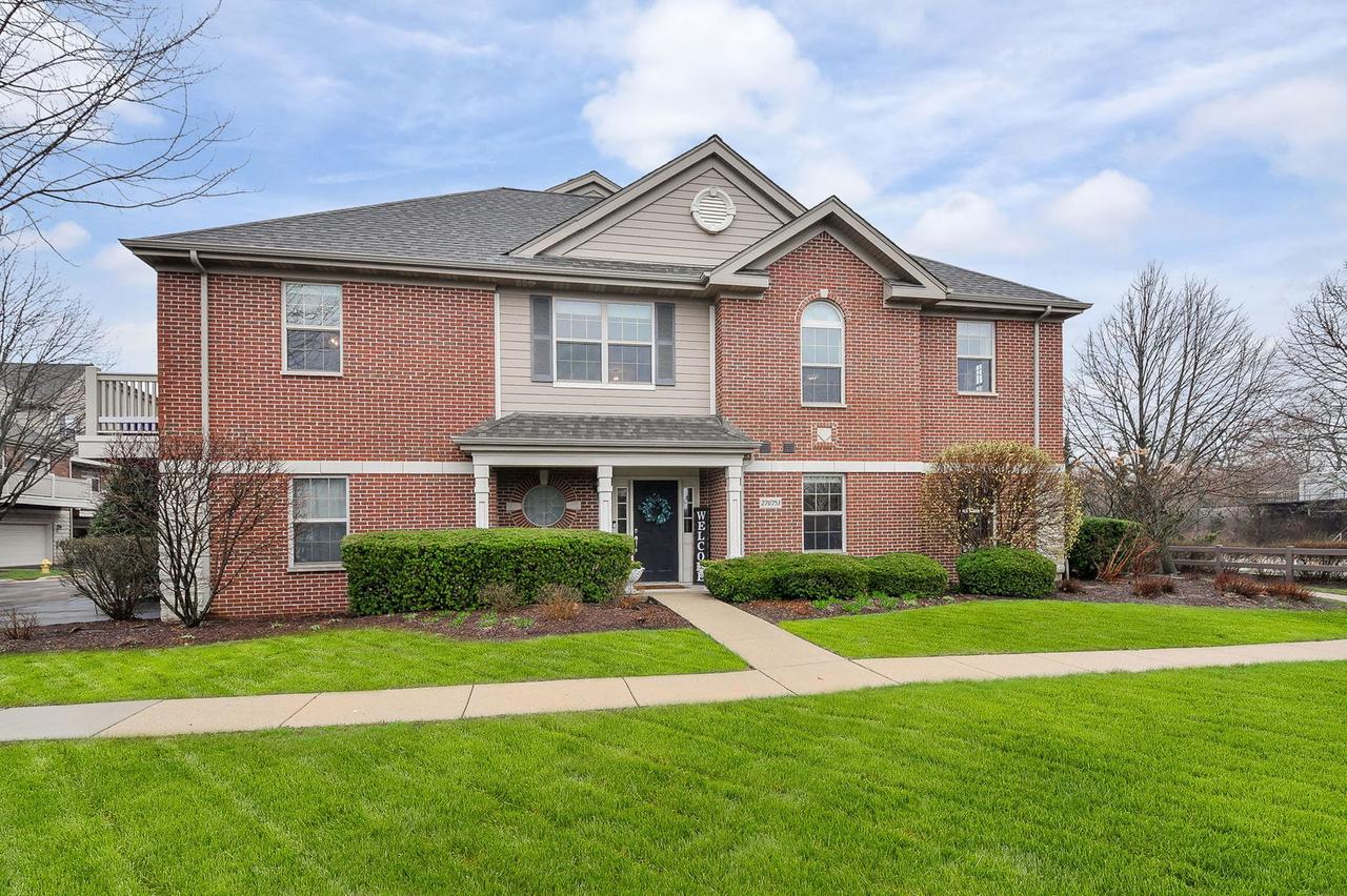 27W753 S Meadowview Dr. #1, Winfield, IL 60190
