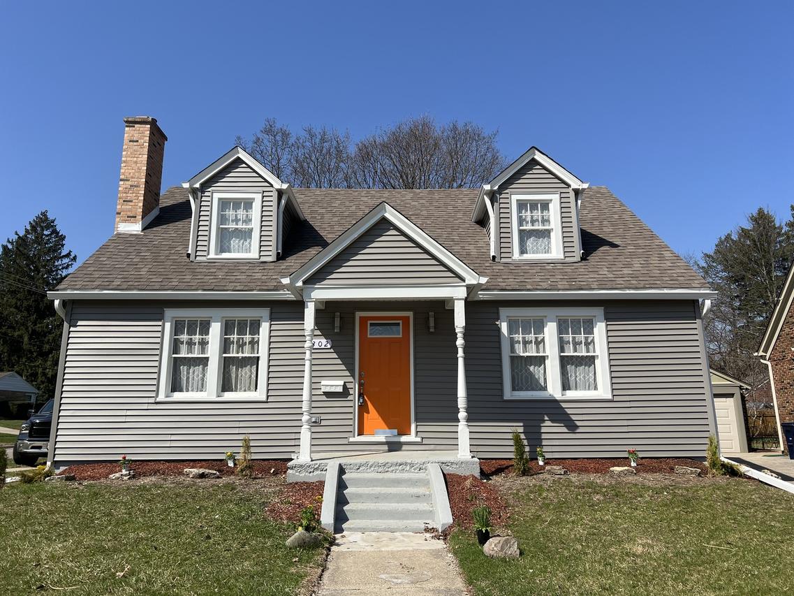 302 Hubbard Ave., Elgin, IL 60123