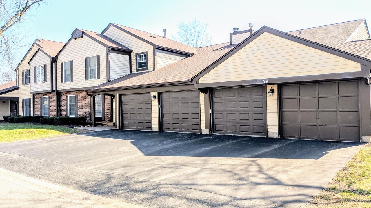 54 Plymouth Ct. #102D, Naperville, IL 60565