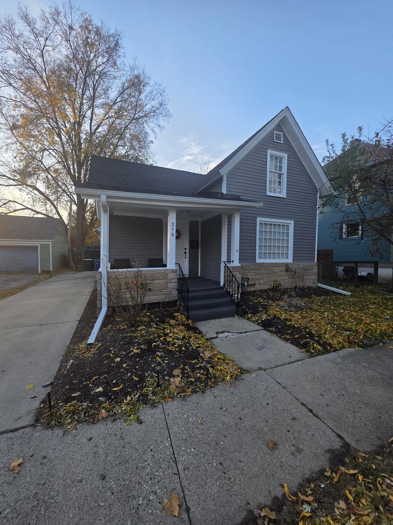 310 N Chestnut St., Aurora, IL 60506