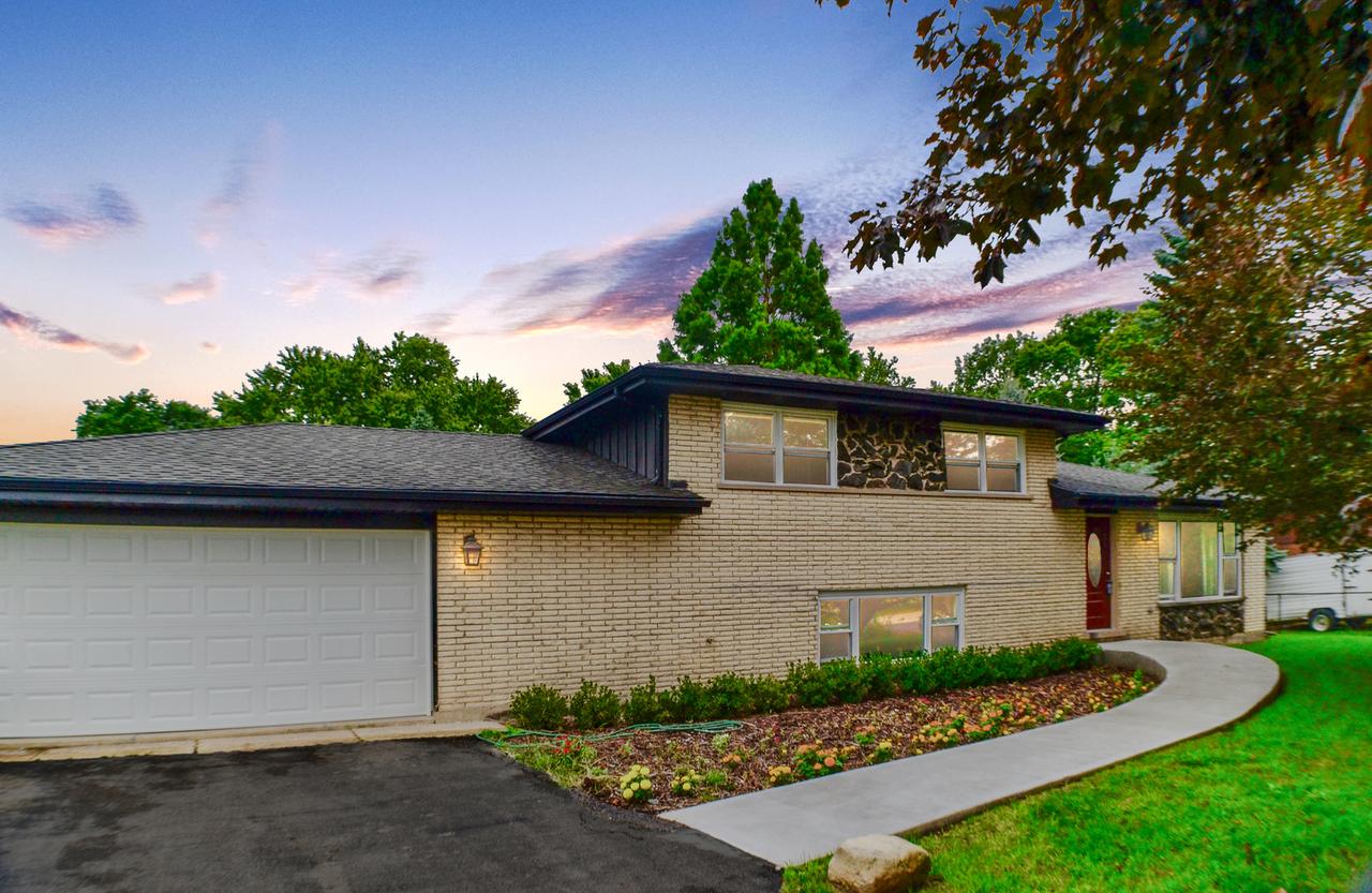 20W309 S Frontage Rd., Lemont, IL 60439