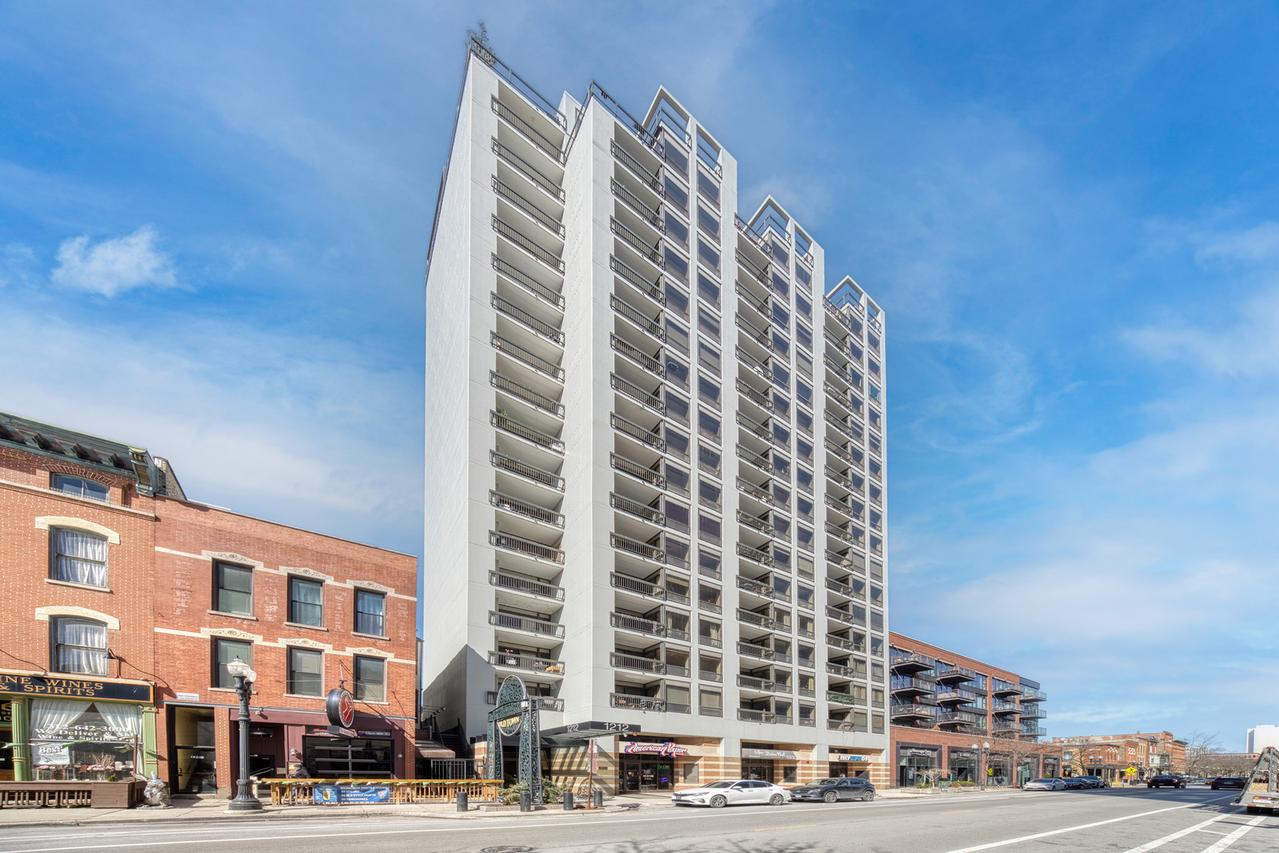 1212 N Wells St. #1602, Chicago, IL 60610