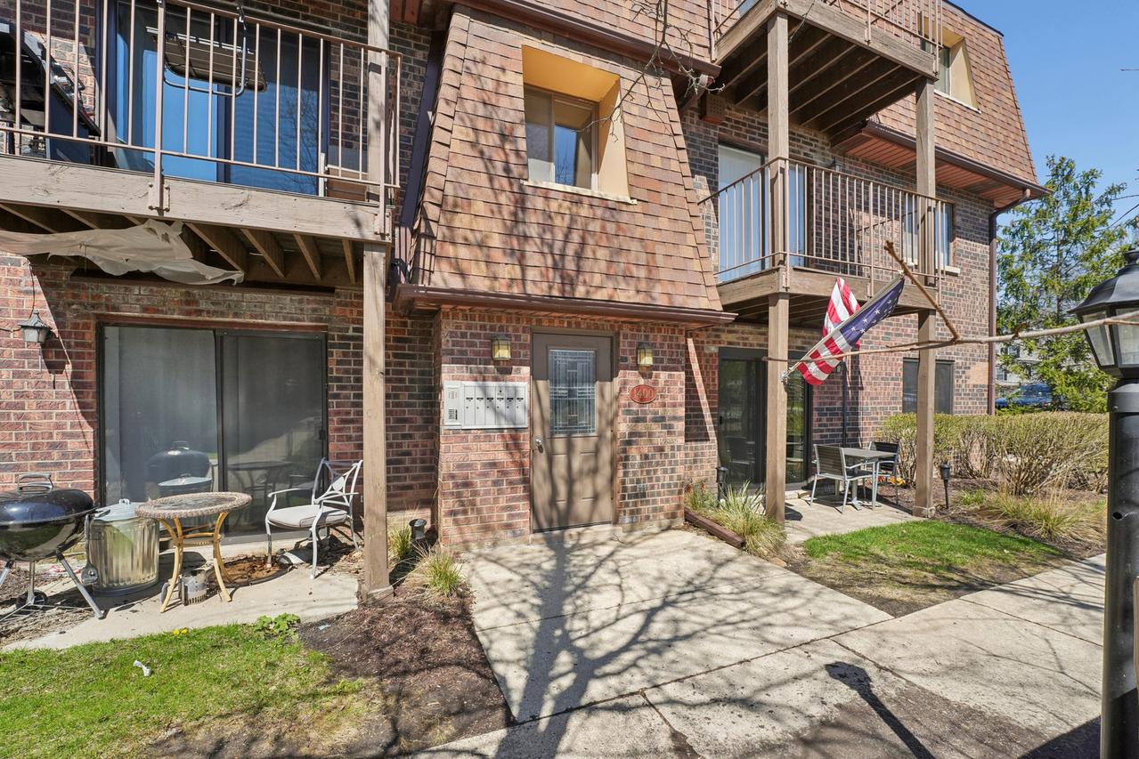 [Address Hidden by Seller], Lombard, IL 60148