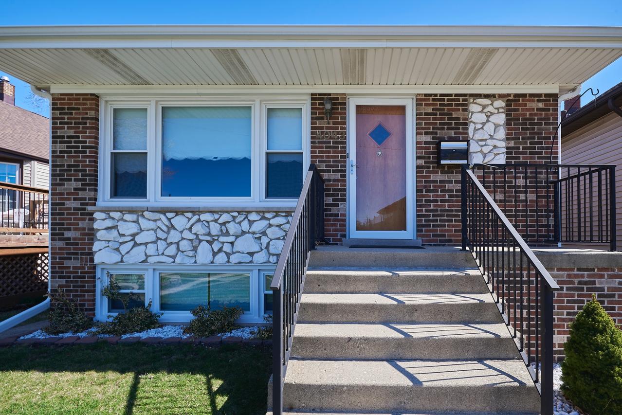 4043 N Wagner Ave., Schiller Park, IL 60176