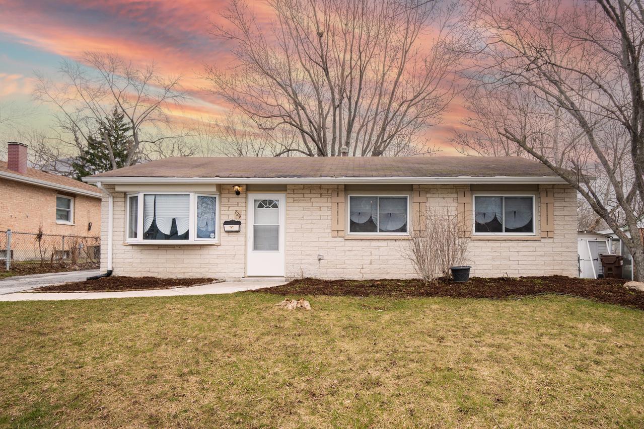 729 Blackhawk Dr., University Park, IL 60484