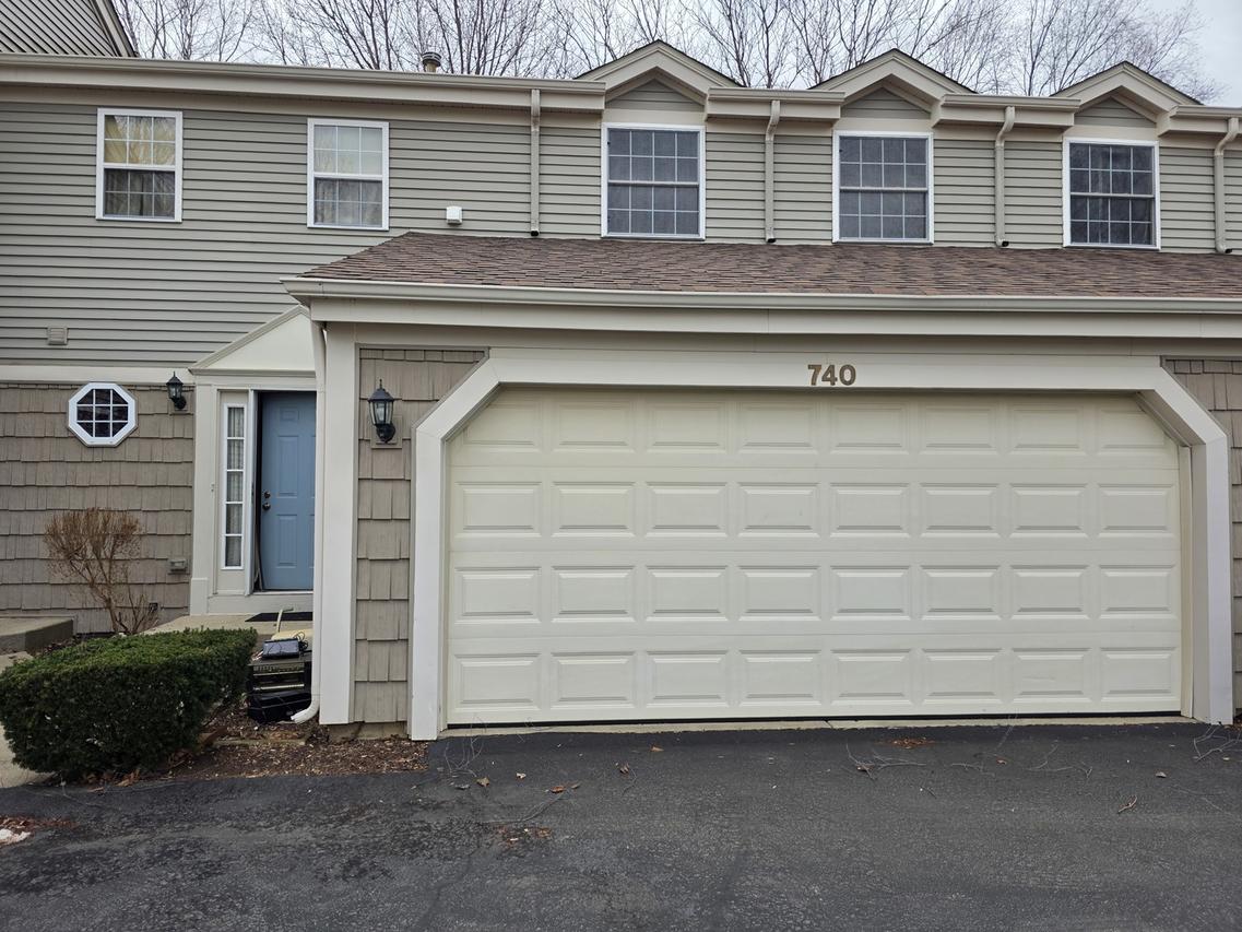 740 Village Cir., Marengo, IL 60152