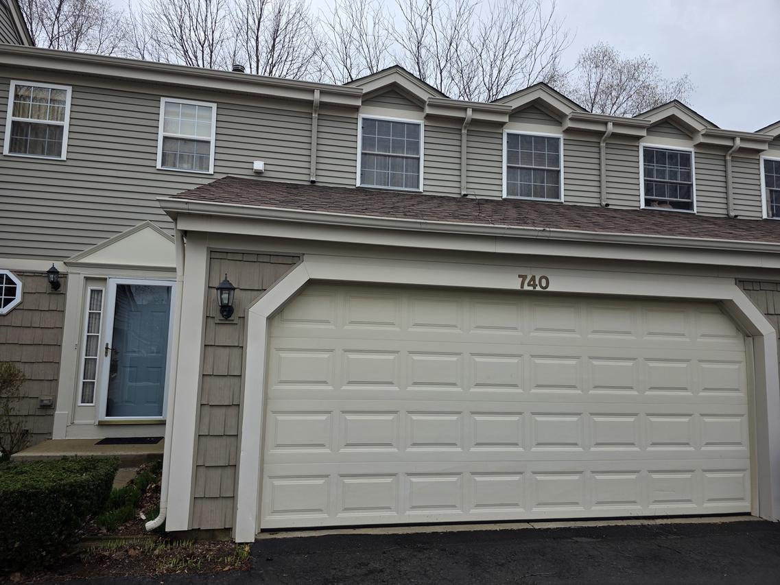 740 Village Cir., Marengo, IL 60152