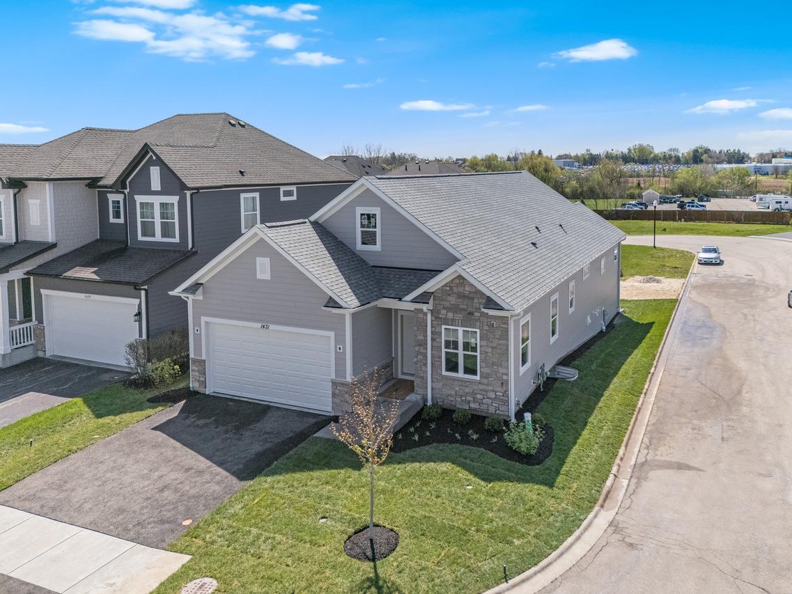 1431 Somerset Pl., Barrington, IL 60010