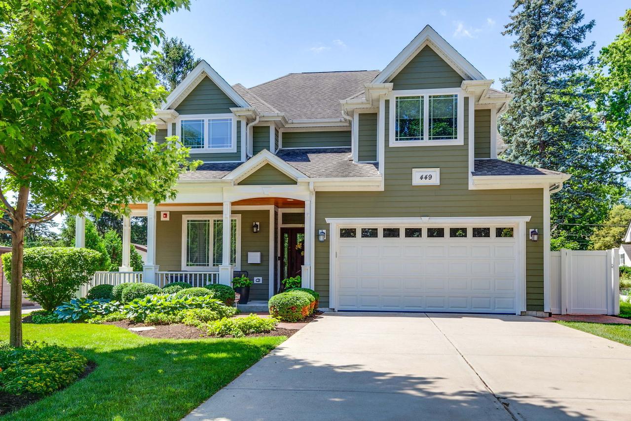 449 E Rockland Rd., Libertyville, IL 60048