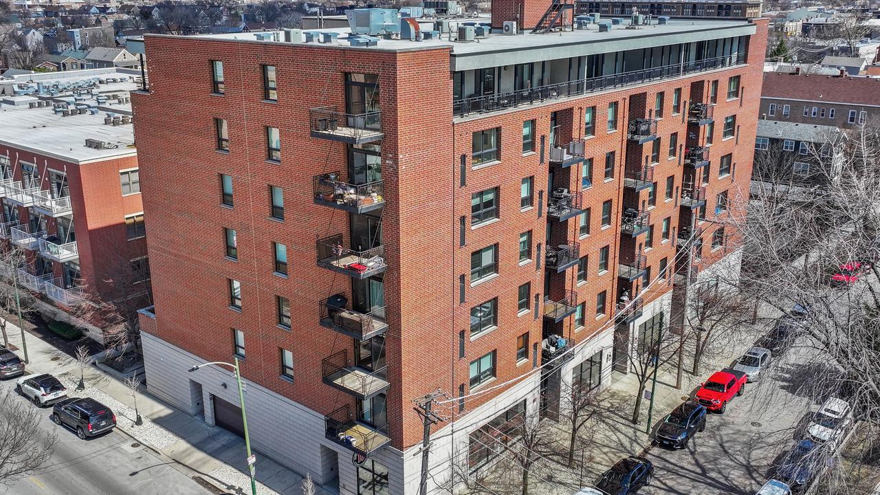 974 W 35th Pl. #510, Chicago, IL 60609