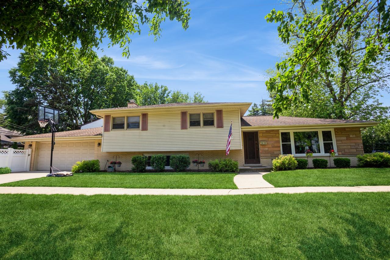 2619 Manor Ln., Park Ridge, IL 60068