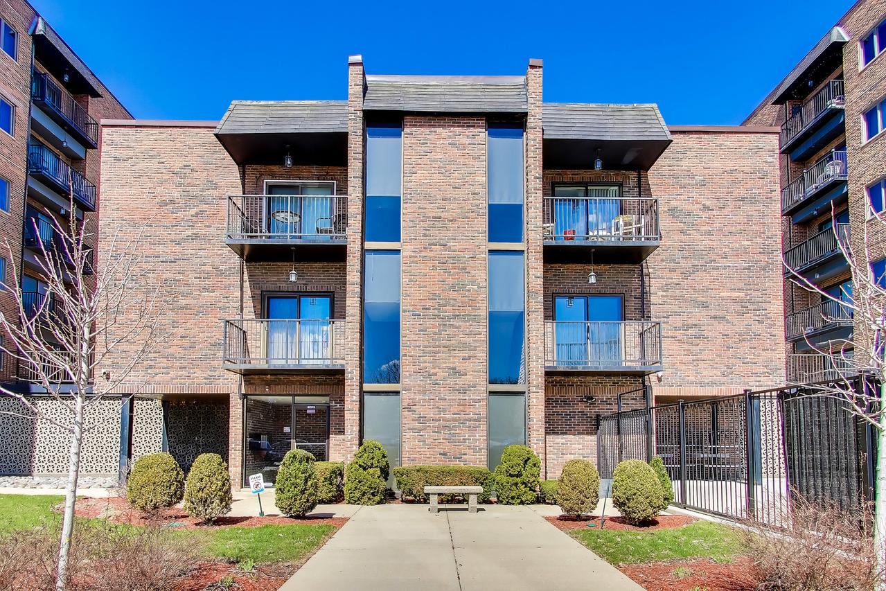 7908 W North Ave. #201C, Elmwood Park, IL 60707