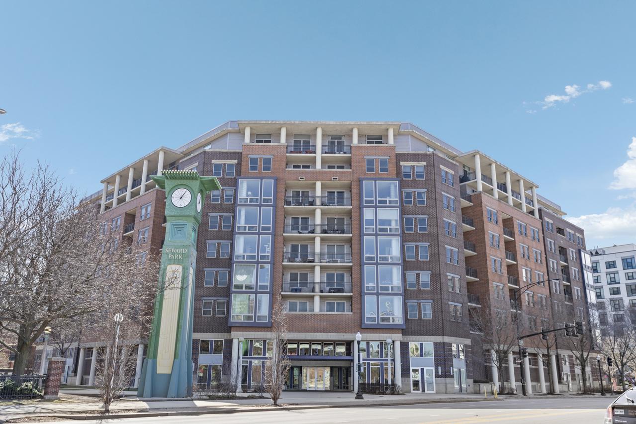 437 W Division St. #310, Chicago, IL 60610