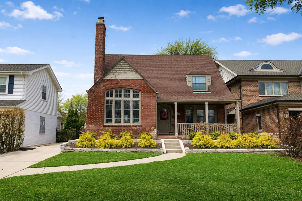 110 Joyce Pl., Park Ridge, IL 60068