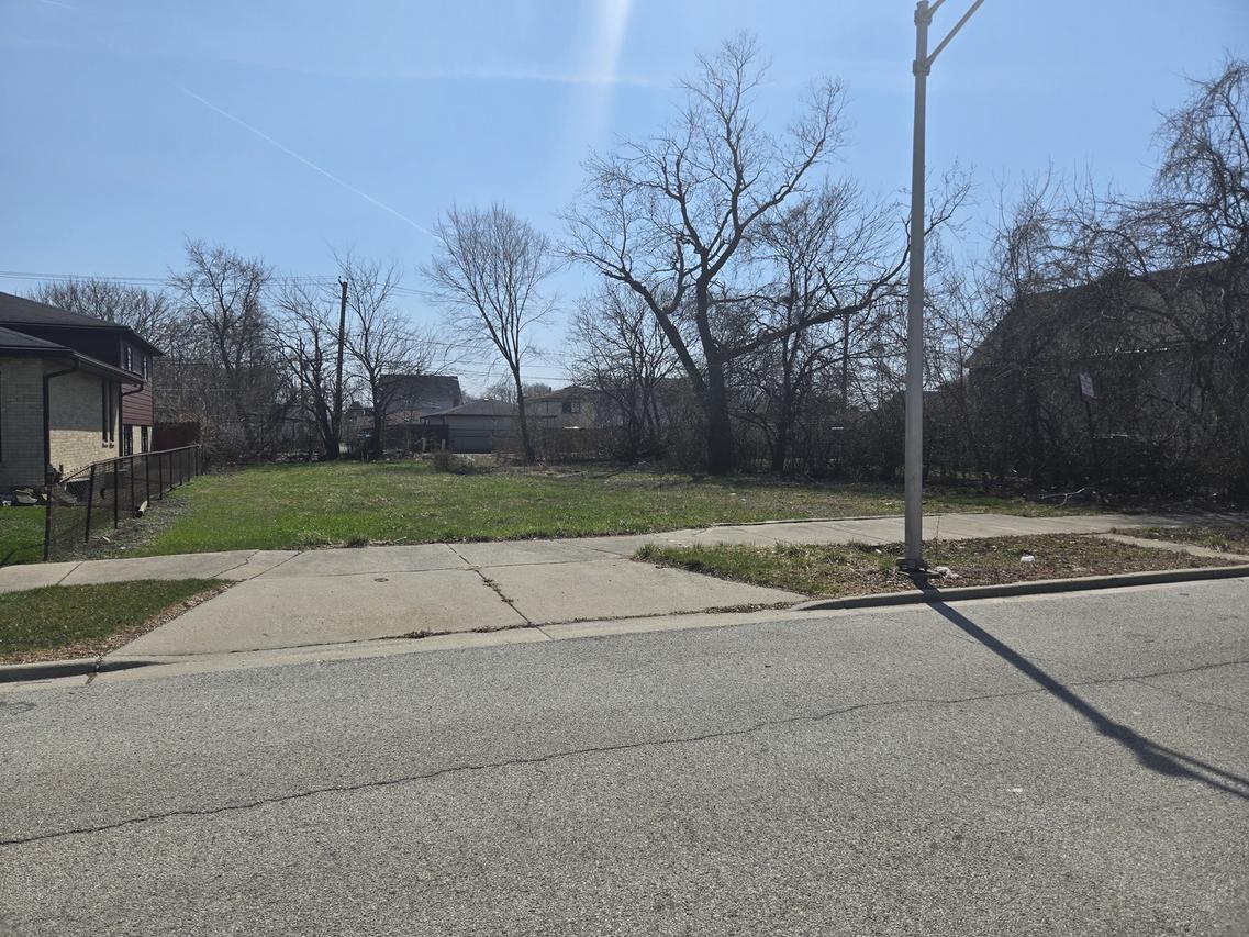 1449 W 120th St., Chicago, IL 60643