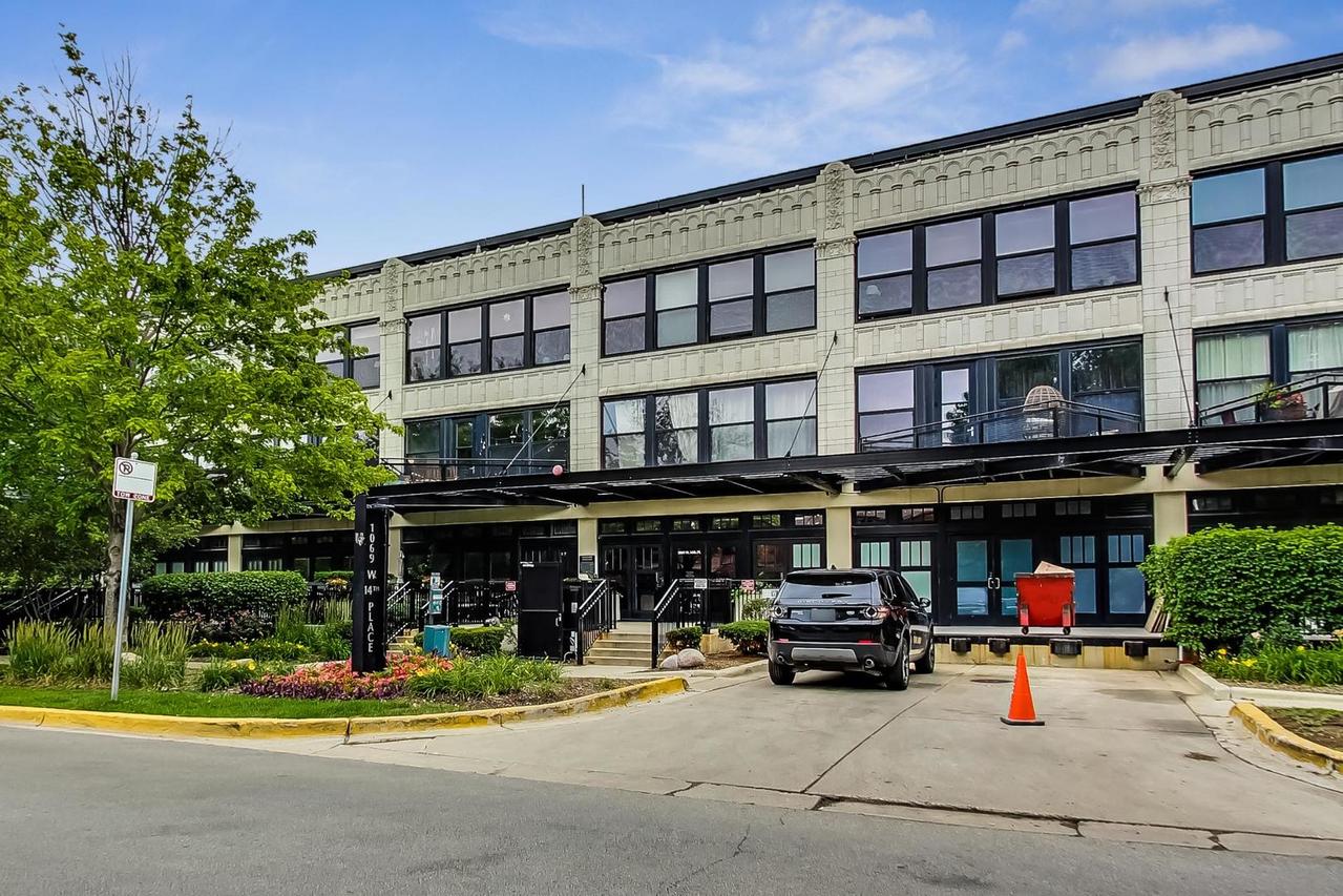 1069 W 14th Pl. #228, Chicago, IL 60608
