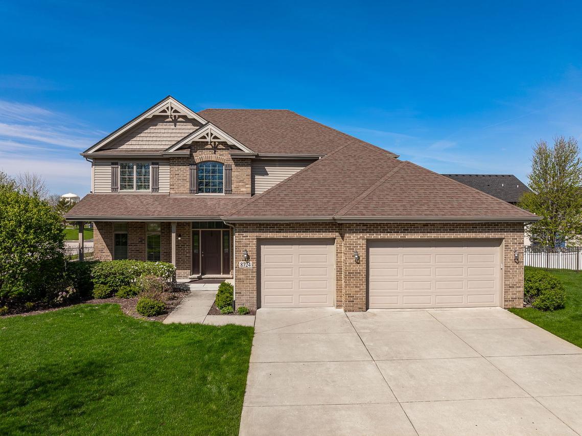 8724 Coventry Dr., Woodridge, IL 60517