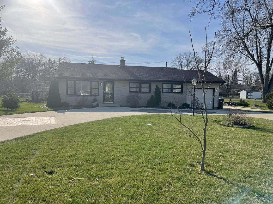 1516 Sunset Dr., Schaumburg, IL 60193