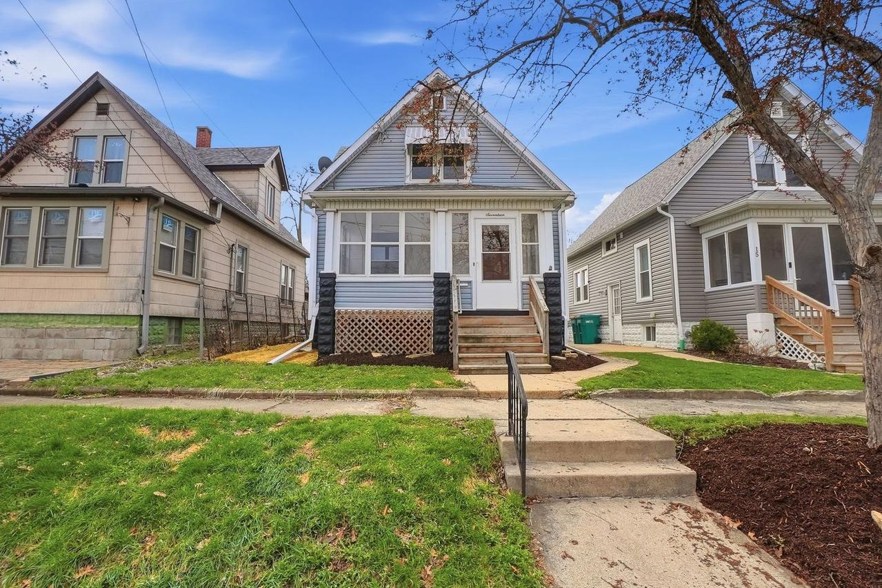 17 Seeser St., Joliet, IL 60436