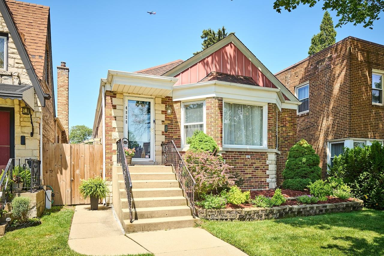 4828 W Berwyn Ave., Chicago, IL 60630