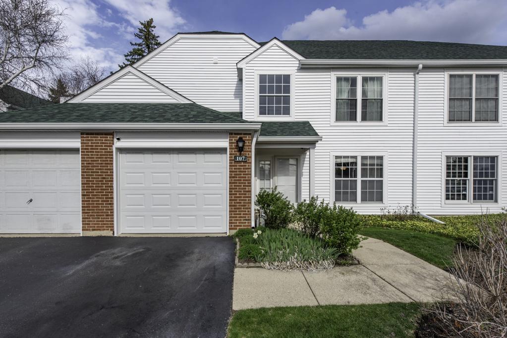 107 Templeton St., Lake Bluff, IL 60044