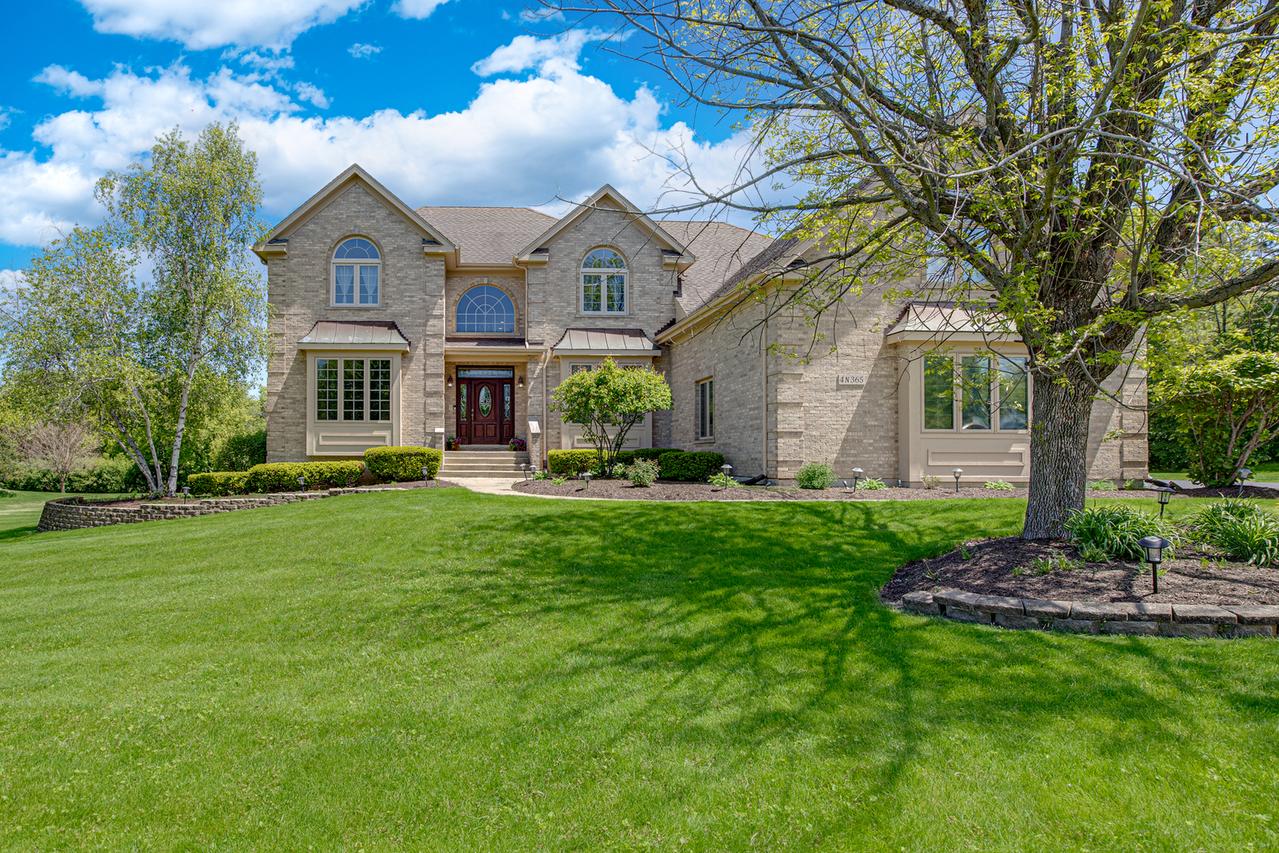 4N365 Saint Andrews Trace Ln., West Chicago, IL 60185